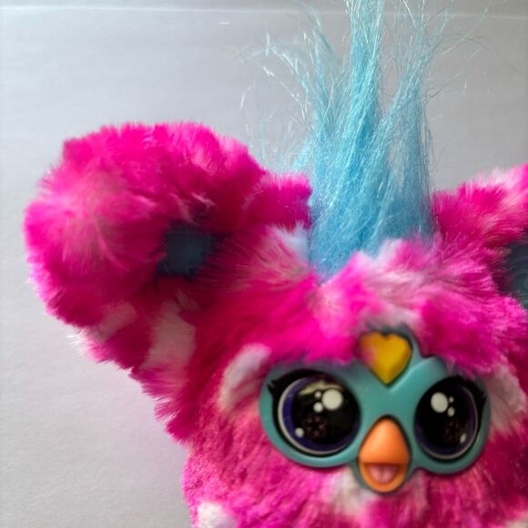 Furby Furblet - Pink and Blue - Picture 3 of 3